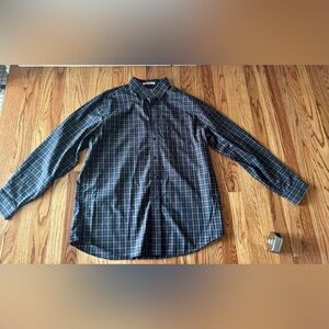 L.L. Bean Wrinkle Resistant Large Green and Blue Casual Button Down Shirt